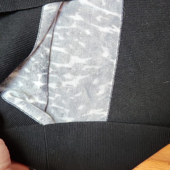 Cache Animal Print Sweater - Picture 11 of 17